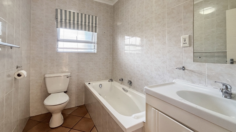 To Let 7 Bedroom Property for Rent in Myburgh Park Western Cape